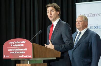 El primer ministro canadiense, Justin Trudeau, anuncia la prohibición del uso de la 'app' TikTok en dispositivos gubernamentales, en Mississauga, Ontario, el 27 de febrero de 2023.