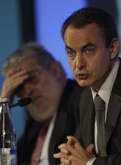 Zapatero y Lara, en la reunión del Círculo de Economía.