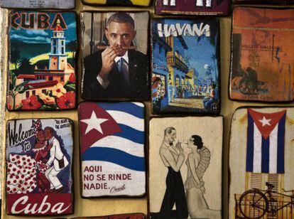 Imanes a la venta en una tienda turística cubana.