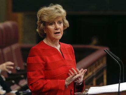 La Defensora del Pueblo Soledad Becerril durante su intervenci&oacute;n ante el pleno del Congreso en marzo de 2013. 