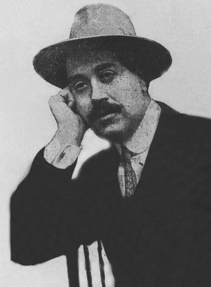El autor sevillano Rafael Cansinos Assens (1882-1964), en los años veinte.