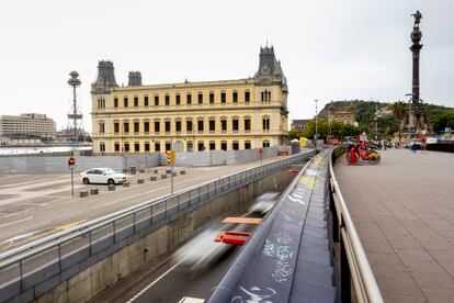La sede histórica del Puerto de Barcelona, en Colón, con las obras de rehabilitación a medias.