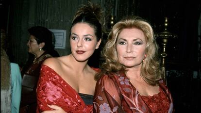 Rocío Jurado con su hija Rocío Carrasco en 1999.