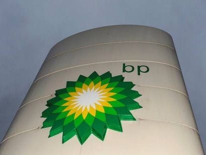 Logo de BP en una gasolinera.