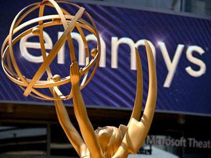 Una estatuilla de un premio Emmy, en el teatro Microsoft de Los Ángeles, California, en la 74ª edición de los premios, celebrada el 12 de septiembre de 2022.