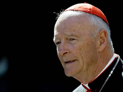 Foto de archivo de 2003 del cardenal Theodore McCarrick en el Vaticano.