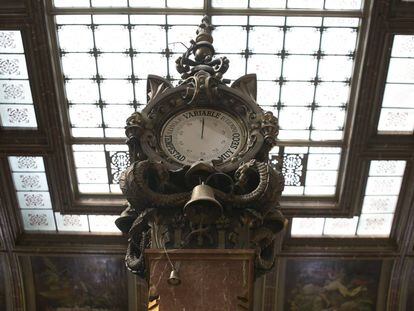 Reloj de la Bolsa de Madrid.