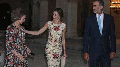 Do&ntilde;a Sof&iacute;a y los Reyes, en la recepci&oacute;n en el Palacio Real de la Almudaina.