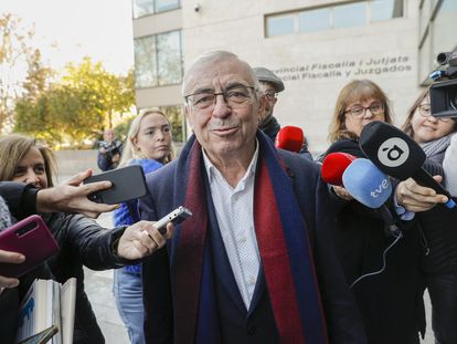 El exresponsable de Finanzas del PSPV-PSOE Pepe Cataluña a su llegada a la Ciudad de la Justicia de Valencia, para comparecer como imputado en el caso Azud.