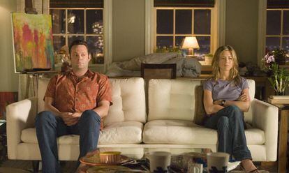 Una escena de 'Separados' (2006), en la que la rutina puede con una pareja interpretada por Vince Vaughn y Jennifer Aniston.