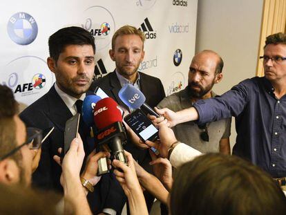 David Aganzo, presidente de AFE, a la salida de la reunión con LaLiga.