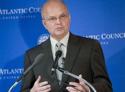 El director de la CIA, Michael Hayden, aseguró en un discurso en Washington que Bin Laden sigue vivo