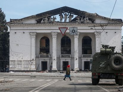 Teatro de Mariupol destruido durante la invasión rusa de Ucrania.