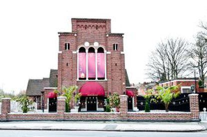 El restaurante Mughal, en Birmingham, ocupa un antigua iglesia.