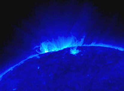 Las dos cápsulas del observatorio STEREO han enviado sus primeras imágenes del Sol esta semana