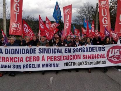 Protesta esta mañana en Cervo contra los despidos en Sargadelos.