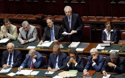 Monti en su interviene ante el parlamento en Roma el pasado jueves.