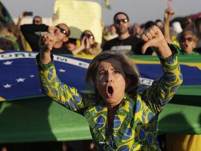 Una protesta en contra de la decisión del Supremo que derivó a la liberación de Lula.