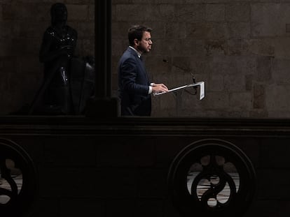 DVD 1126 28/09/22 En la imagen, el presidente catalan, Pere Aragones, durante su comparecencia en la galeria gotica del Palau de la Generalitat tras la reunion extraordinaria que ha convocado y tras reunirse con el secretario general de Junts. Jordi Turull donde le ha anunciado el cese del vicepresidente del gobierno Jordi Pugnero por falta de confianza.
El presidente catalan, Pere Aragones, ha convocado esta tarde una reunion ejecutiva del gobierno catalan extraordinaria ante la prosible ruptura con los socios del gobierno de Junts. Barcelona, 28 de setiembre de 2022 [ALBERT GARCIA]