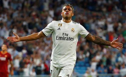 Mariano celebra su tanto a la Roma.