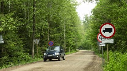 La carretera Narewkowska, cuyas obras de asfaltado se encuentran ahora suspendidas.