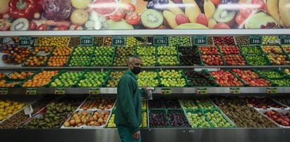 Uno de los locales de Frutas Azahara, en Griñón.