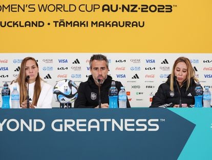 Auckland (New Zealand), 24/07/2023.- Spain coach Jorge Vilda speaks to reporters during a press conference ahead of the FIFA Women's World Cup group C soccer match between Spain and Zambia, in Auckland, New Zealand, 25 July 2023. (Mundial de Fútbol, Nueva Zelanda, España) EFE/EPA/HOW HWEE YOUNG

