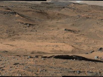 Las estribaciones del monte Sharp, en el centro del cr&aacute;ter Gale, que va a investigar el robot `Curiosity&acute; en Marte. 