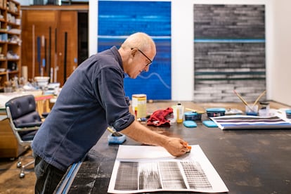 Juan Uslé, en su casa-estudio en Saro (Cantabria).