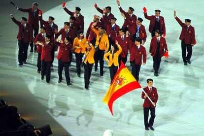 Tras su actuación en Vancouver, Javi fue el abanderado de la delegación española en los Juegos de invierno de Sochi, en 2014.