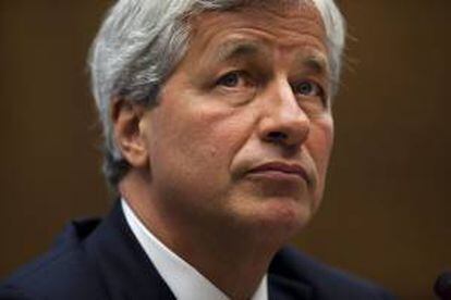 El consejero delegado de JP Morgan, Jamie Dimon, durante una comparecencia ante el Comité de Servicios Financieros sobre los los informes financieros de JPMorgan, en junio de 2012. EFE/Archivo