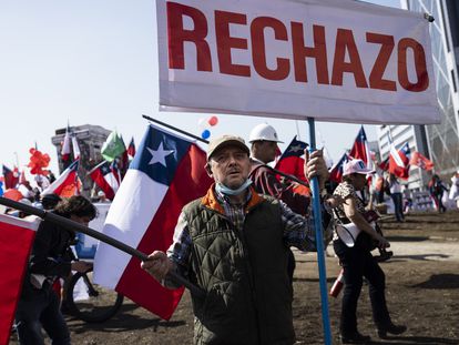 Marcha contra el plebiscito constitucional en Chile