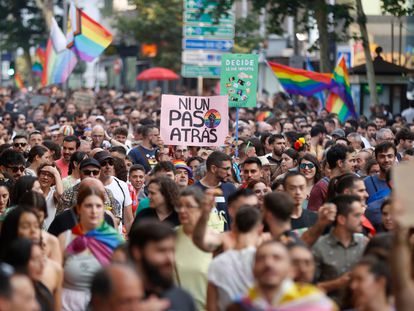 Miles de personas participan en la marcha del Orgullo Crítico, este miércoles en Madrid.