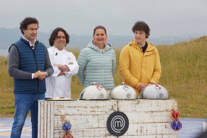 Pepe Rodríguez, Luis Veira, Samantha Vallejo-Nágera y Jordi Cruz, en la visita de 'MasterChef Celebrity' a A Coruña que originó una de las polémicas de esta edición.