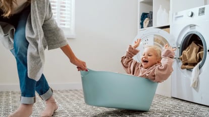 Las secadoras de ropa pequeñas son ideales para apartamentos, estudios o estancias con poco espacio. GETTY IMAGES.