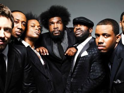 La banda de hip-hop The Roots (con Questlove en el centro).