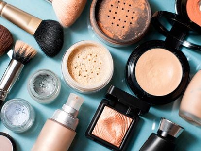 Los especialistas aconsejan apostar por productos en polvo si se quiere comprar maquillaje de segunda mano.