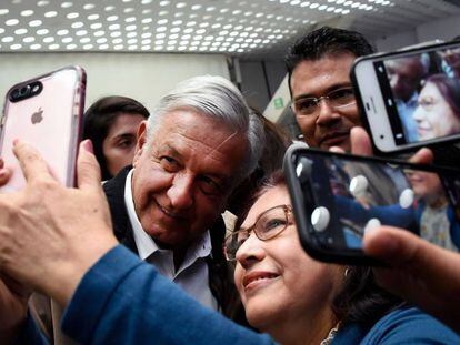 López Obrador, en el aeropuerto de Ciudad de México.