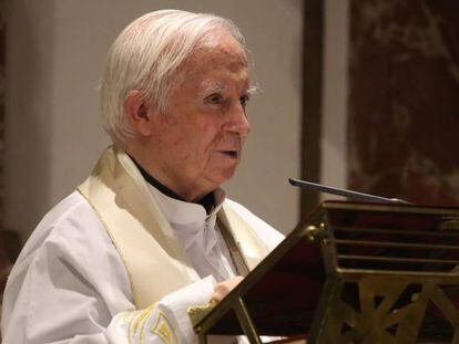 El cardenal Antonio Cañizares, en una vigilia el pasado 5 de mayo. 
 
 