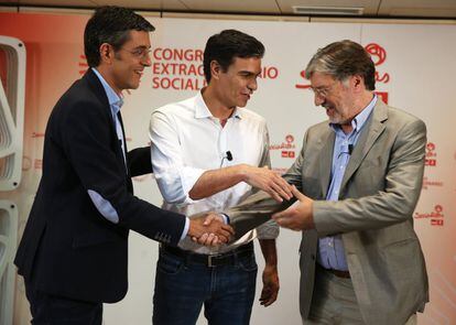 Debate de los tres candidatos a la Secretaría General del PSOE en la sede socialista de Madrid, en la imagen: Pedro Sánchez, Eduardo Madina y José Antonio Pérez Tapias, en junio de 2014.
