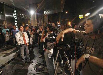 Los medios, a las puertas del hospital donde está ingresado Maradona