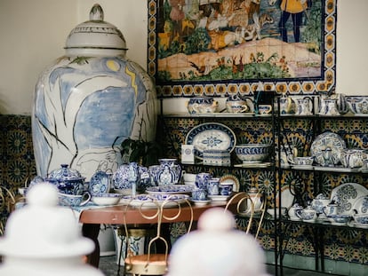 Desde hace años, la Talavera (puramente artesanal, cada pieza es única) devino un artículo de lujo, casi una curiosidad histórica, objeto de deseo de coleccionistas.