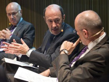 Dur&aacute;n, Rubalcaba y Joan Ridao durante el encuentro