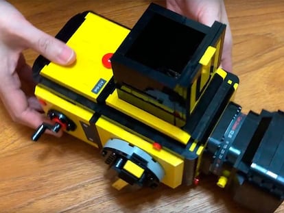 Crean una cámara de fotos con piezas de Lego “idéntica” a una Hasselblad