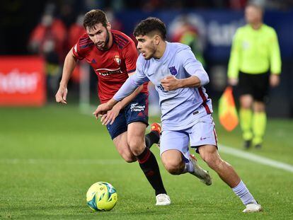 Abde conduce el balón ante Moncayola, en el pasado duelo ante Osasuna.