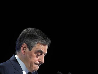 Comparecencia de Fillon, en las afueras de Par&iacute;s, este s&aacute;bado