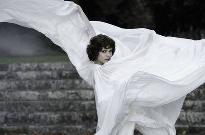 Soko interpreta a Lo&iuml;e Fuller en &#039;La bailarina&#039;.