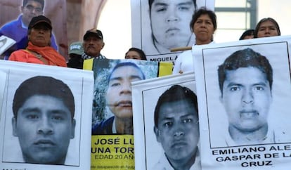 Fotos de los estudiantes en la marcha de este viernes en México DF.