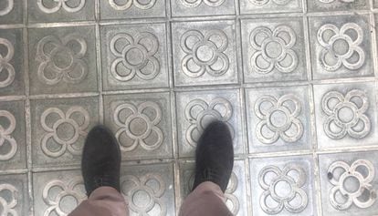 Imagen del pavimento de las aceras de Barcelona, publicada en la cuenta de Instagram de Manuel Valls
