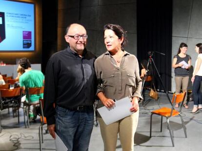 Jos&eacute; Luis Rebordinos y Lourdes Fern&aacute;ndez, en la Alh&oacute;ndiga de Bilbao.